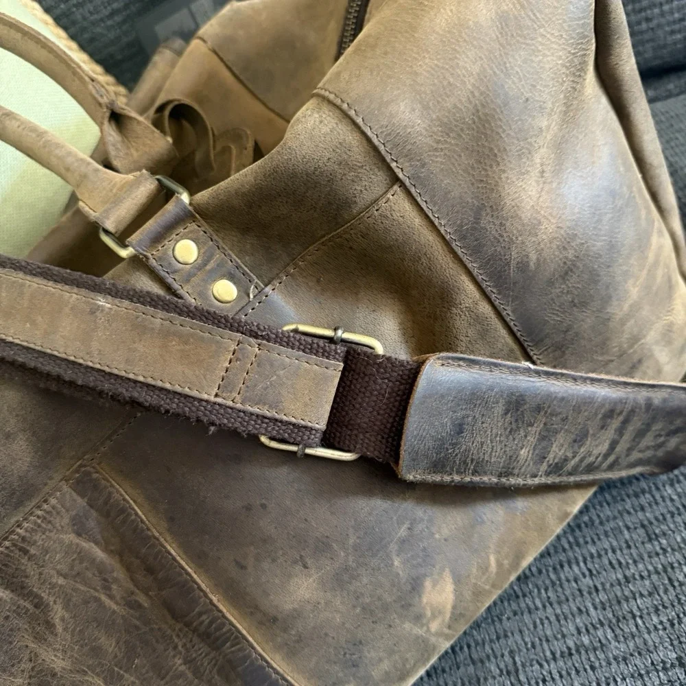 KomalC Distressed Brown Buffalo Leather Large Duffel Weekender Bag Shoe Comp